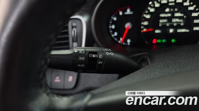 Kia Sorento Diesel 2.0 2WD Noblesse Special 2015 — фото 20
