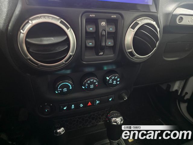 Jeep Wrangler (JK) 2.8 Diesel Sahara 4Door 2012 — фото 18