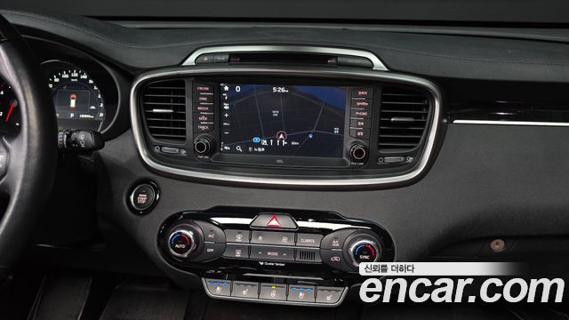 Kia Sorento Diesel 2.0 2WD Noblesse Special 2016 — фото 13