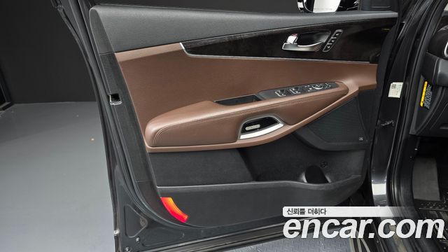 Kia Sorento Diesel 2.0 2WD Noblesse Special 2016 — фото 24