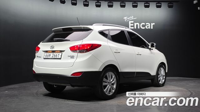 Hyundai Tucson ix Diesel 2WD LX20 Smart-Pack 2013 — фото 2