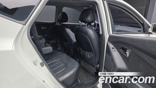 Hyundai Tucson ix Diesel 2WD LX20 Smart-Pack 2013 — фото 12