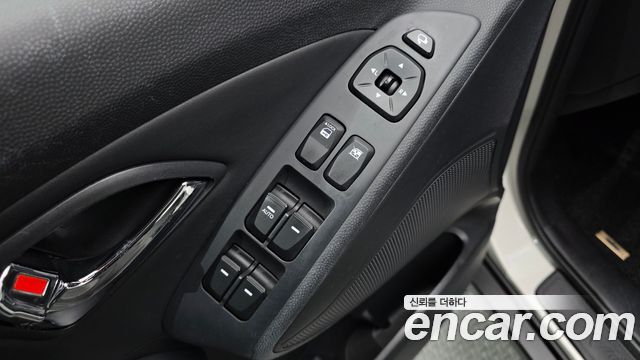 Hyundai Tucson ix Diesel 2WD LX20 Smart-Pack 2013 — фото 18