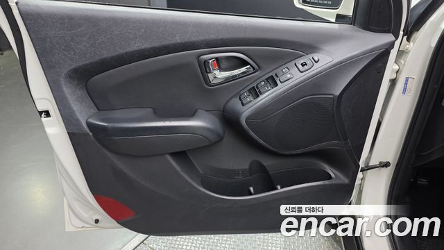Hyundai Tucson ix Diesel 2WD LX20 Smart-Pack 2013 — фото 24