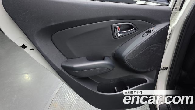 Hyundai Tucson ix Diesel 2WD LX20 Smart-Pack 2013 — фото 25
