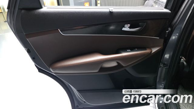 Kia Sorento Diesel 2.0 2WD Noblesse Special 2016 — фото 25