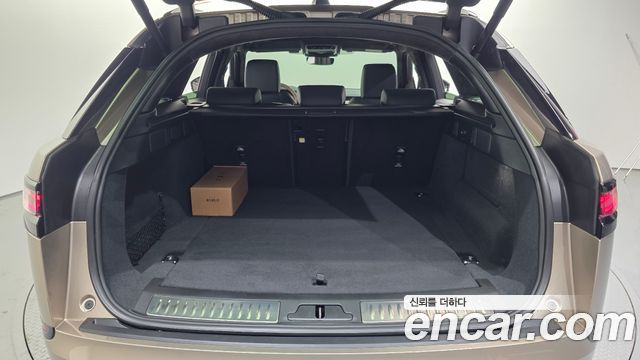 Land Rover Range Rover Velar 3.0 P400 Autobiography 2026 — фото 10