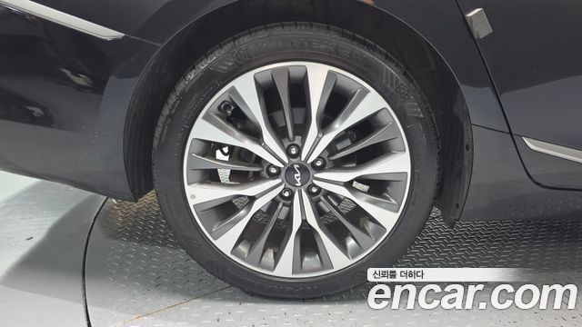 Kia K8 2.5 Gasoline 2WD Noblesse 2022 — фото 5