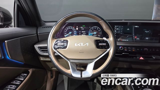 Kia K8 2.5 Gasoline 2WD Noblesse 2022 — фото 17