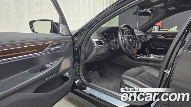 BMW 7 Series (G11) 750Li xDrive 2016 — фото 10