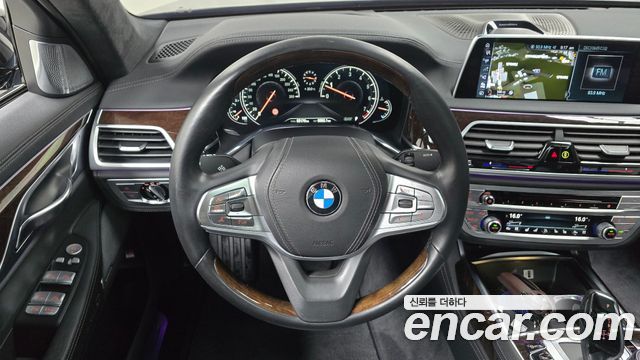 BMW 7 Series (G11) 750Li xDrive 2016 — фото 12