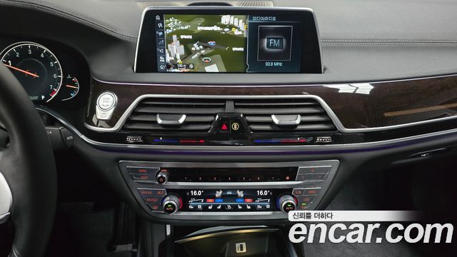 BMW 7 Series (G11) 750Li xDrive 2016 — фото 13