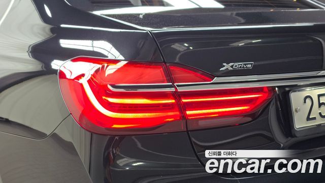 BMW 7 Series (G11) 750Li xDrive 2016 — фото 23
