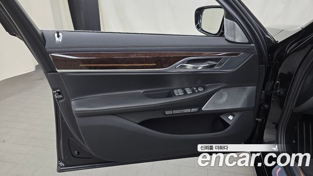 BMW 7 Series (G11) 750Li xDrive 2016 — фото 24