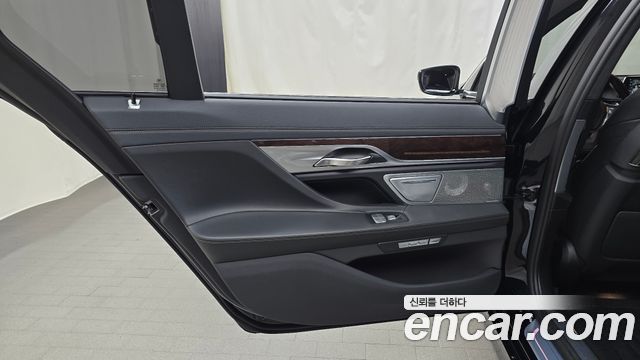 BMW 7 Series (G11) 750Li xDrive 2016 — фото 25