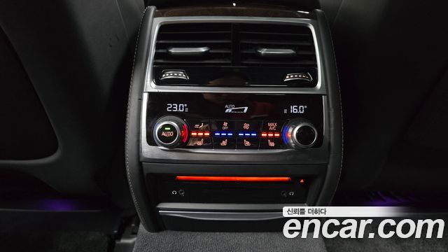 BMW 7 Series (G11) 750Li xDrive 2016 — фото 31