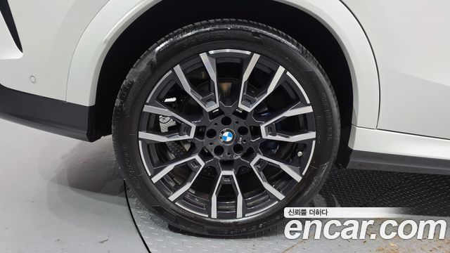 BMW X6 (G06) xDrive40i M Sport 2024 — фото 5