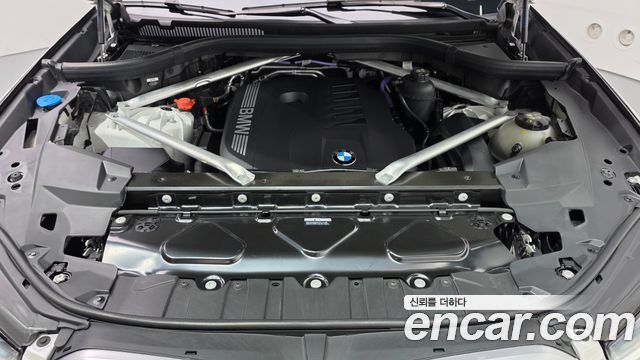 BMW X6 (G06) xDrive40i M Sport 2024 — фото 6