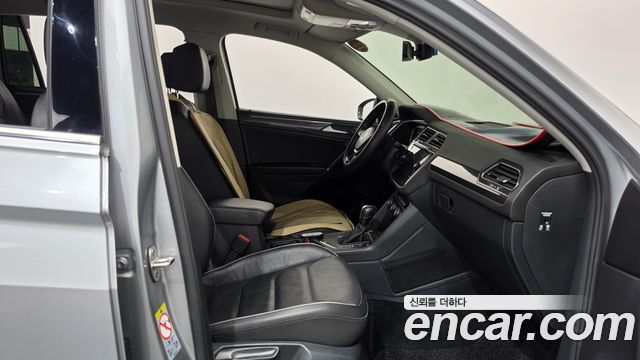 Volkswagen Tiguan Allspace 2.0 TDI Prestige 2020 — фото 11