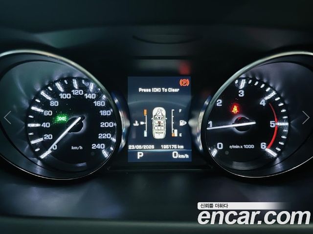Land Rover Discovery Sport 2.0 TD4 HSE Luxury 2016 — фото 17