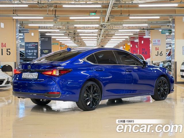 Lexus ES300h (VII) F-Sport 2023 — фото 2
