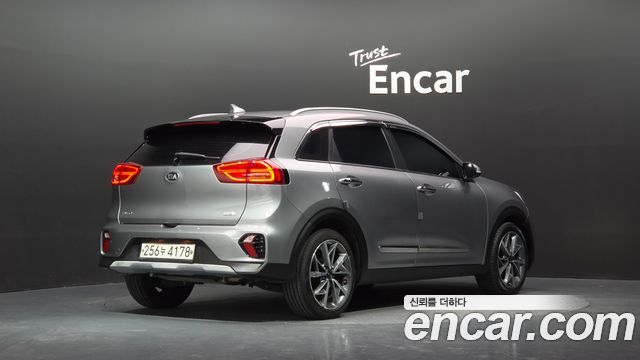 Kia Niro 1.6 HEV Noblesse Special 2020 — фото 2