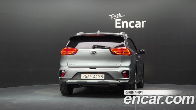 Kia Niro 1.6 HEV Noblesse Special 2020 — фото 4