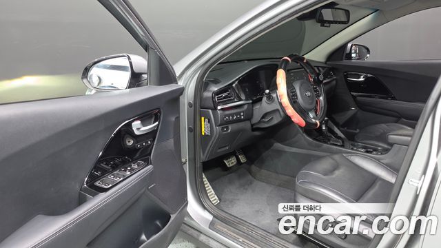 Kia Niro 1.6 HEV Noblesse Special 2020 — фото 10