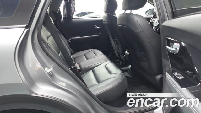Kia Niro 1.6 HEV Noblesse Special 2020 — фото 16