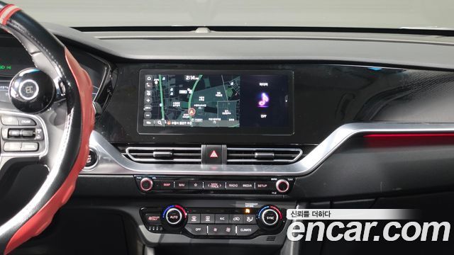 Kia Niro 1.6 HEV Noblesse Special 2020 — фото 18