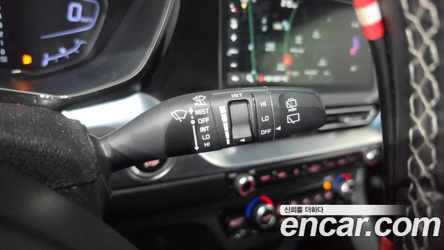 Kia Niro 1.6 HEV Noblesse Special 2020 — фото 23