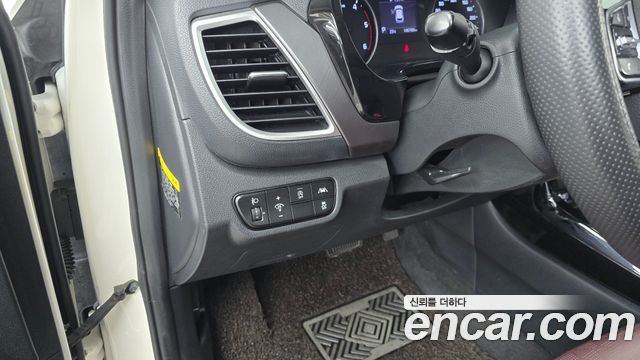 Kia Seltos Diesel 1.6 2WD Prestige 2020 — фото 17