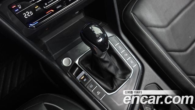 Volkswagen Tiguan Allspace 2.0 TSI Prestige 2023 — фото 9