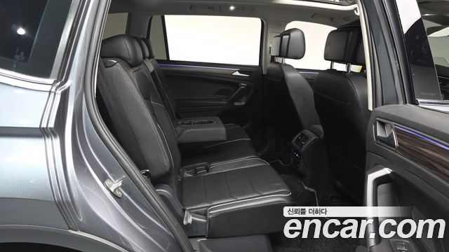 Volkswagen Tiguan Allspace 2.0 TSI Prestige 2023 — фото 11
