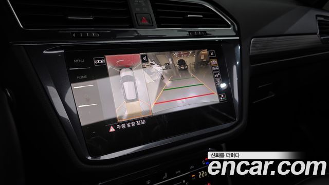 Volkswagen Tiguan Allspace 2.0 TSI Prestige 2023 — фото 15