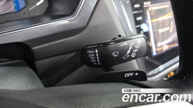 Volkswagen Tiguan Allspace 2.0 TSI Prestige 2023 — фото 30
