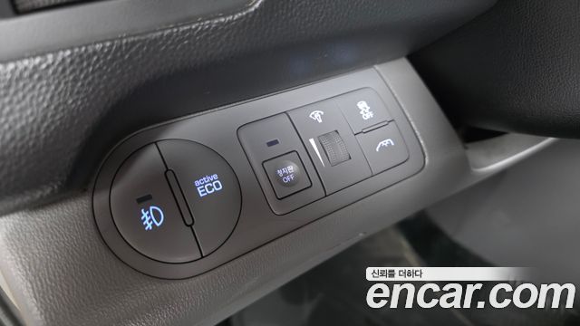 Hyundai Grand Starex 4WD School Bus 2020 — фото 18