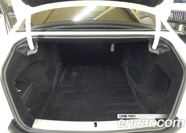 Rolls-Royce Ghost (II) 6.7 V12 Black Badge 2025 — фото 9