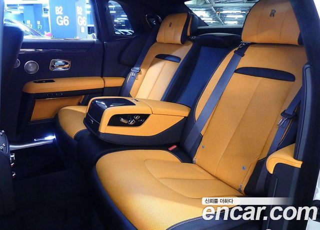 Rolls-Royce Ghost (II) 6.7 V12 Black Badge 2025 — фото 22