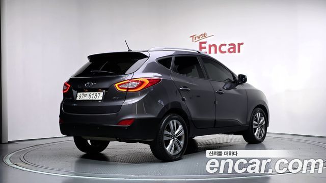 Hyundai Tucson ix Diesel(e-VGT) 2WD Smart special 2015 — фото 2