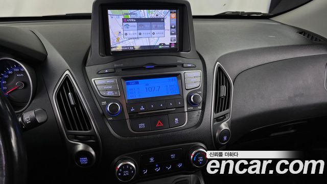Hyundai Tucson ix Diesel(e-VGT) 2WD Smart special 2015 — фото 13