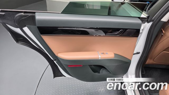 Hyundai Grandeur (GN7) 2,5 Gasoline 2WD Exclusive 2023 — фото 25