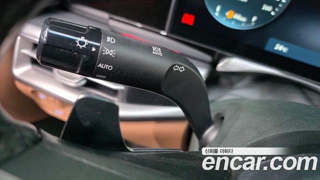 Hyundai Grandeur (GN7) 2,5 Gasoline 2WD Exclusive 2023 — фото 28