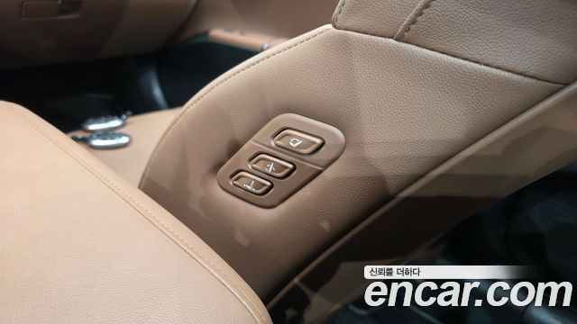 Hyundai Grandeur (GN7) 2,5 Gasoline 2WD Exclusive 2023 — фото 29