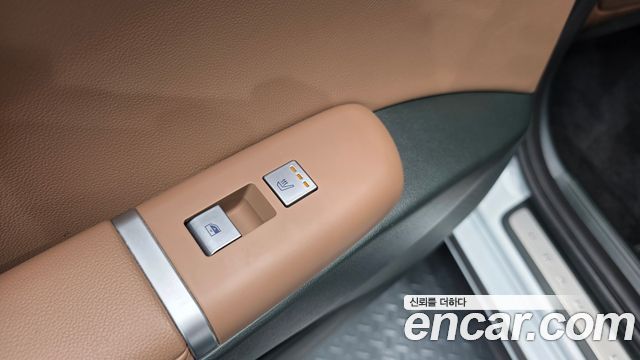 Hyundai Grandeur (GN7) 2,5 Gasoline 2WD Exclusive 2023 — фото 30