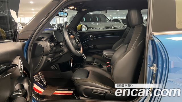 MINI Cooper Electric SE Electric 3rd 2024 — фото 10