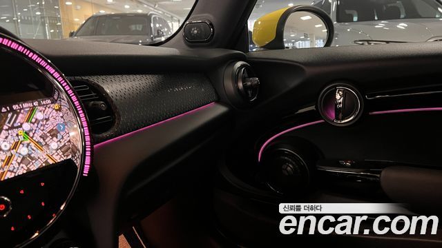 MINI Cooper Electric SE Electric 3rd 2024 — фото 20