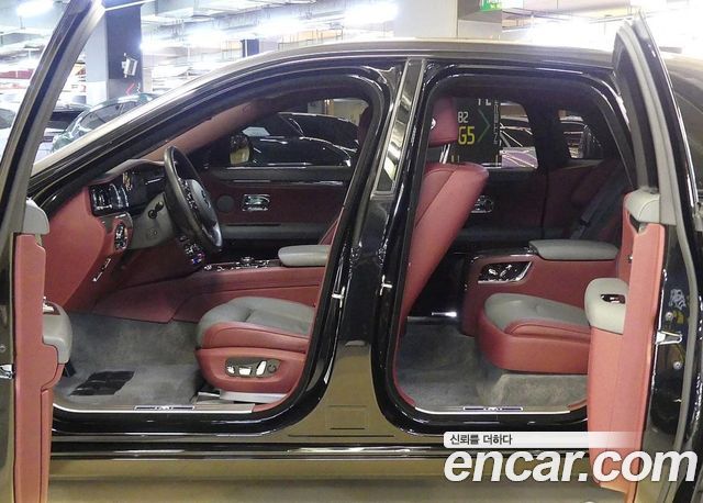 Rolls-Royce Ghost (II) 6.7 V12 Black Badge 2022 — фото 22