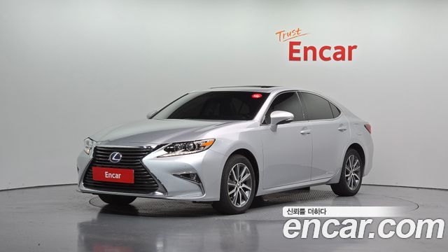Lexus ES300h Supreme XV60
