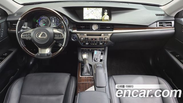 Lexus ES300h Supreme XV60 2017 — фото 7
